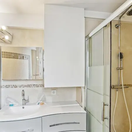594 Tamar - Superb In * باريس